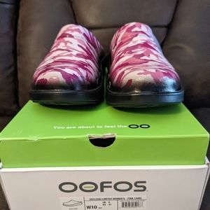 Oofos Women's Oocloog